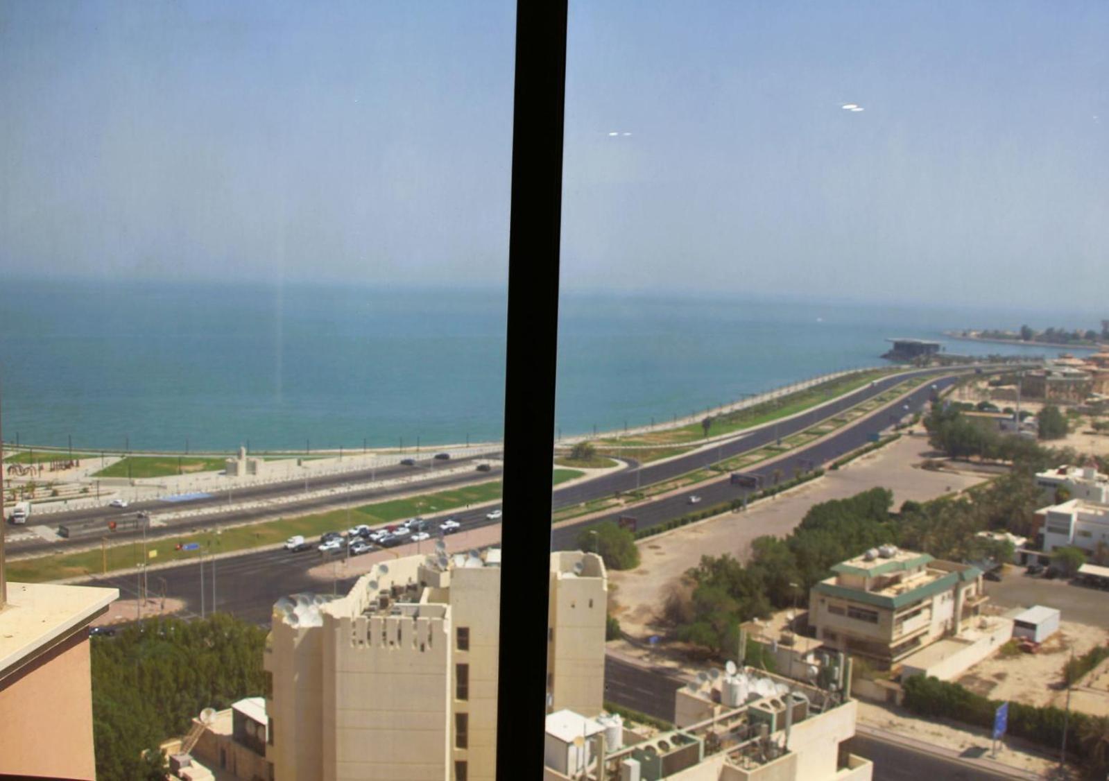 Plaza Athenee Hotel Kuwait City Exterior foto